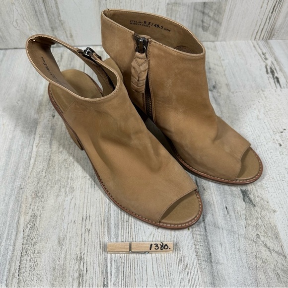 Chinese Laundry Women's Tan Suede Peep-Toe Ankle Booties with Stacked Heel #1380 - Picture 11 of 13